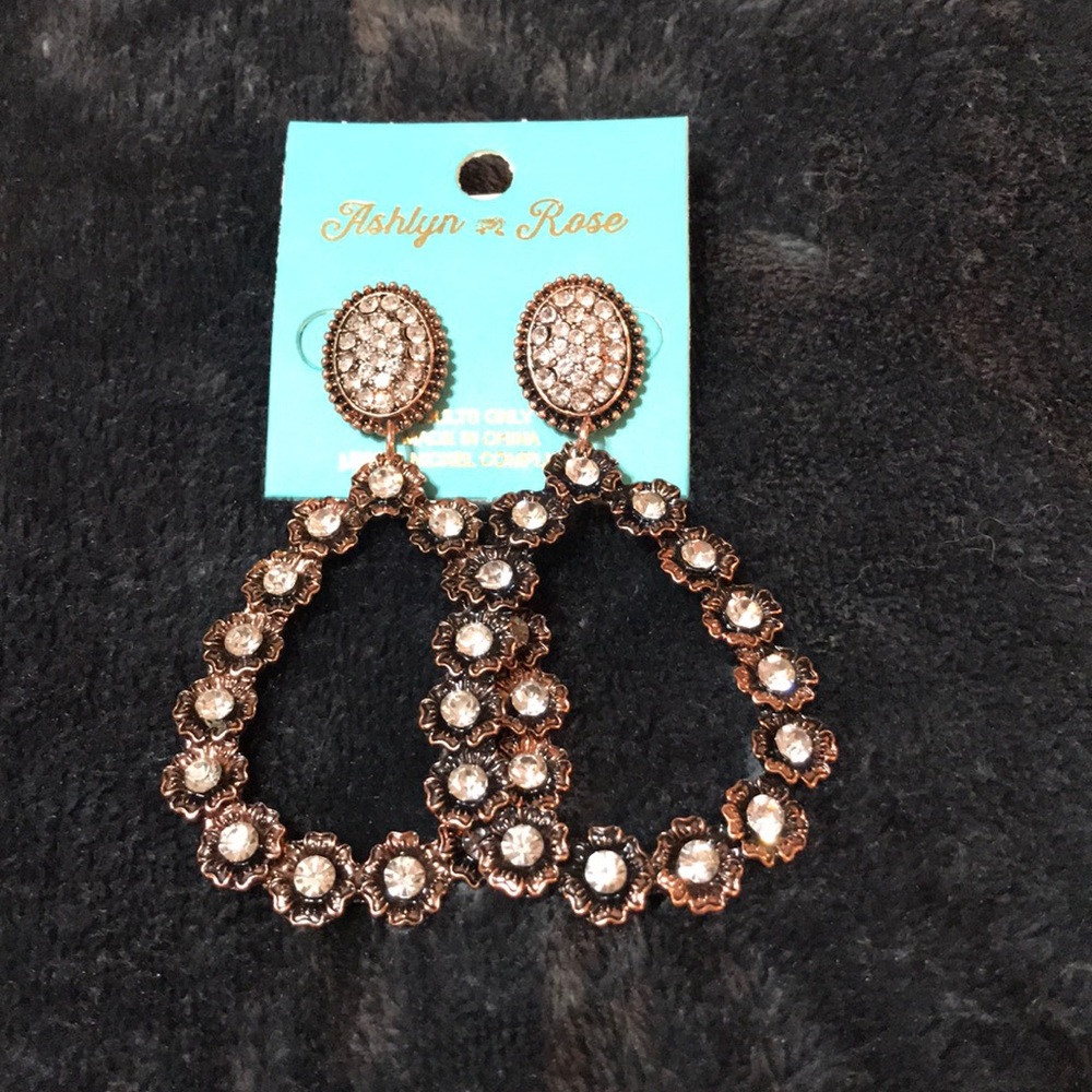 Teardrop earrings
